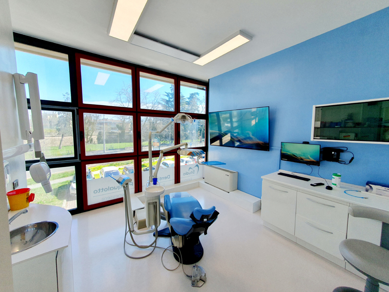 Spazi dedicati alla cura — Studio Dentistico Hugo Riveros